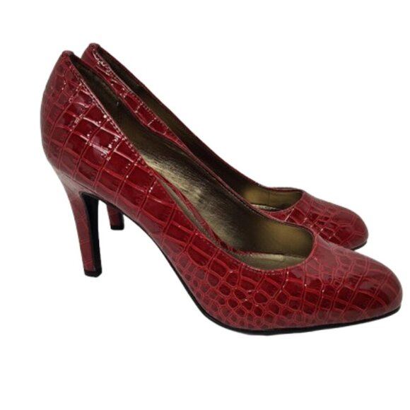 Woman's Liz Claiborne Flex Red Faux Crocodile Pumps Size 8.5 Medium - Picture 1 of 11